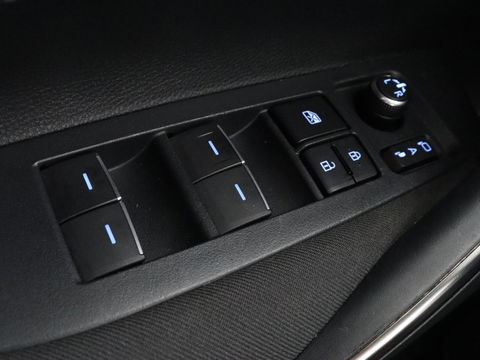 Toyota Corolla 2.0 Hybrid Dynamic | Carplay | Adaptive cruise | Navigatie | Camera | Full LED | Climate control | Keyless | DAB | Getint glas