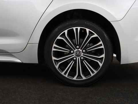 Toyota Corolla 2.0 Hybrid Dynamic | Carplay | Adaptive cruise | Navigatie | Camera | Full LED | Climate control | Keyless | DAB | Getint glas