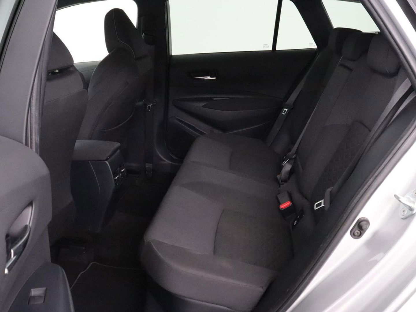 Toyota Corolla 2.0 Hybrid Dynamic | Carplay | Adaptive cruise | Navigatie | Camera | Full LED | Climate control | Keyless | DAB | Getint glas