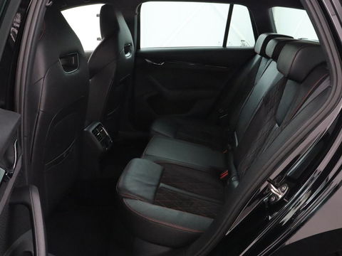 Škoda Octavia 1.4 TSI RS iV PHEV | Head-Up | Stoel & stuurverwarming | Adaptive cruise | Standkachel | Matrix LED | Massage | Alcantara | Camera | Carplay | Memory | Canton Sound | Virtual Cockpit | Side Assist