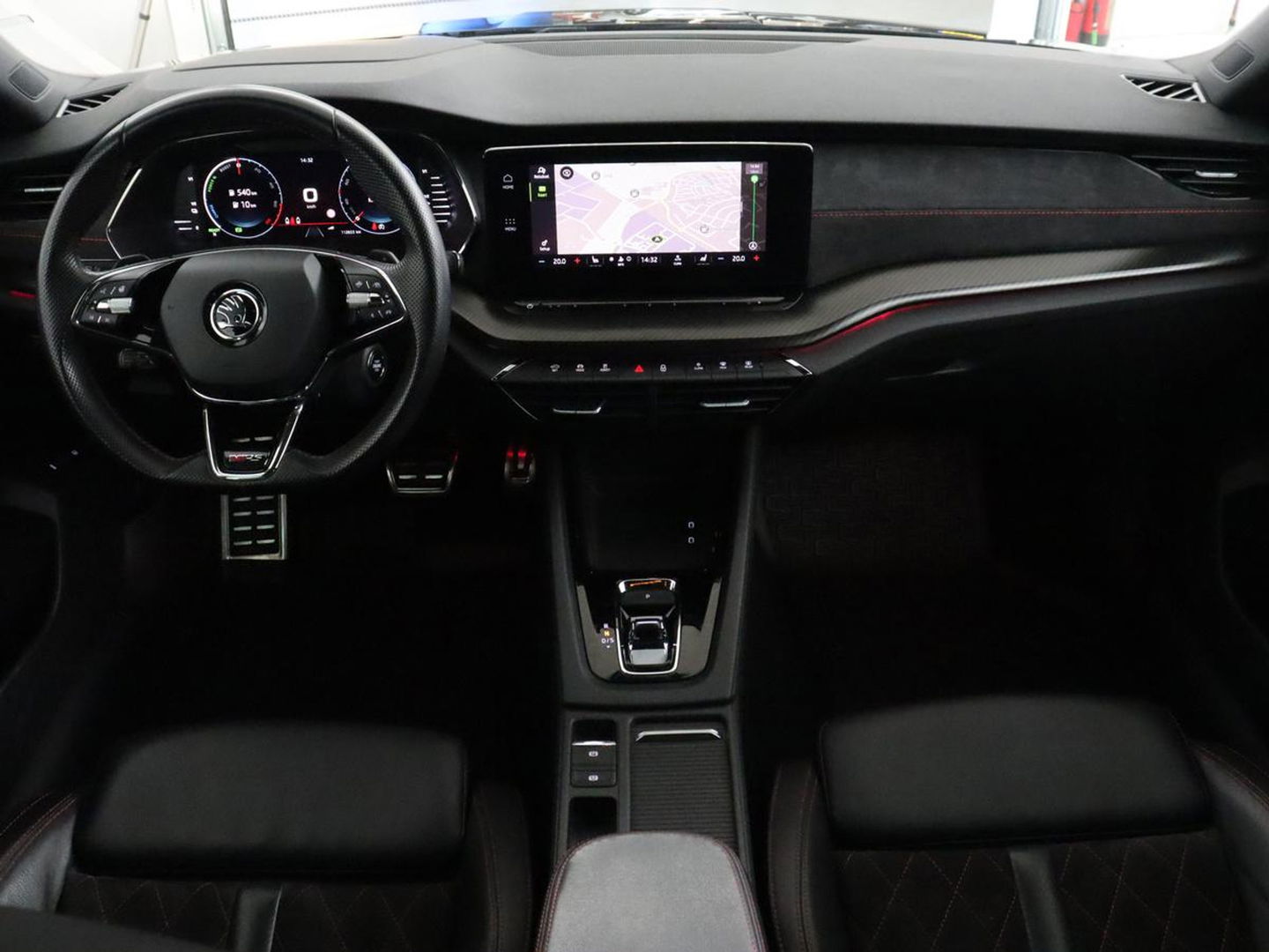 Škoda Octavia 1.4 TSI RS iV PHEV | Head-Up | Stoel & stuurverwarming | Adaptive cruise | Standkachel | Matrix LED | Massage | Alcantara | Camera | Carplay | Memory | Canton Sound | Virtual Cockpit | Side Assist