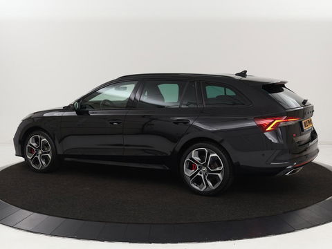 Škoda Octavia 1.4 TSI RS iV PHEV | Head-Up | Stoel & stuurverwarming | Adaptive cruise | Standkachel | Matrix LED | Massage | Alcantara | Camera | Carplay | Memory | Canton Sound | Virtual Cockpit | Side Assist