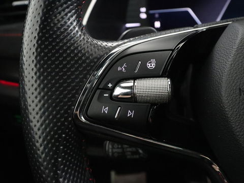 Škoda Octavia 1.4 TSI RS iV PHEV | Head-Up | Stoel & stuurverwarming | Adaptive cruise | Standkachel | Matrix LED | Massage | Alcantara | Camera | Carplay | Memory | Canton Sound | Virtual Cockpit | Side Assist