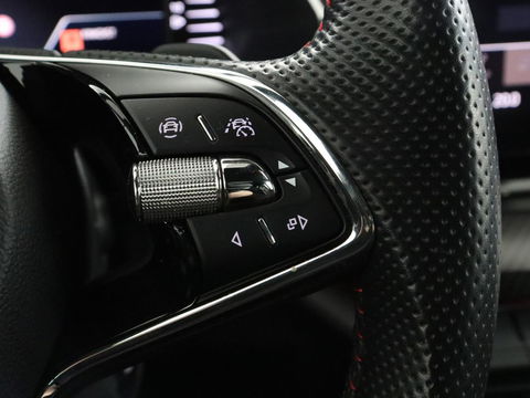 Škoda Octavia 1.4 TSI RS iV PHEV | Head-Up | Stoel & stuurverwarming | Adaptive cruise | Standkachel | Matrix LED | Massage | Alcantara | Camera | Carplay | Memory | Canton Sound | Virtual Cockpit | Side Assist