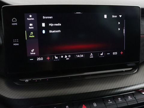 Škoda Octavia 1.4 TSI RS iV PHEV | Head-Up | Stoel & stuurverwarming | Adaptive cruise | Standkachel | Matrix LED | Massage | Alcantara | Camera | Carplay | Memory | Canton Sound | Virtual Cockpit | Side Assist