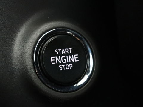 Škoda Octavia 1.4 TSI RS iV PHEV | Head-Up | Stoel & stuurverwarming | Adaptive cruise | Standkachel | Matrix LED | Massage | Alcantara | Camera | Carplay | Memory | Canton Sound | Virtual Cockpit | Side Assist