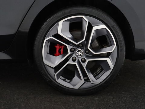 Škoda Octavia 1.4 TSI RS iV PHEV | Head-Up | Stoel & stuurverwarming | Adaptive cruise | Standkachel | Matrix LED | Massage | Alcantara | Camera | Carplay | Memory | Canton Sound | Virtual Cockpit | Side Assist