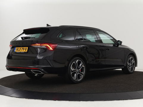 Škoda Octavia 1.4 TSI RS iV PHEV | Head-Up | Stoel & stuurverwarming | Adaptive cruise | Standkachel | Matrix LED | Massage | Alcantara | Camera | Carplay | Memory | Canton Sound | Virtual Cockpit | Side Assist