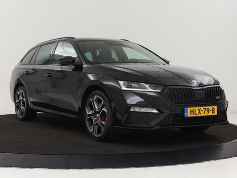 Škoda Octavia 1.4 TSI RS iV PHEV | Head-Up | Stoel & stuurverwarming | Adaptive cruise | Standkachel | Matrix LED | Massage | Alcantara | Camera | Carplay | Memory | Canton Sound | Virtual Cockpit | Side Assist