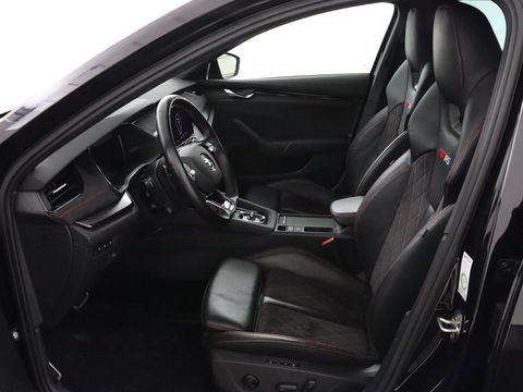 Škoda Octavia 1.4 TSI RS iV PHEV | Head-Up | Stoel & stuurverwarming | Adaptive cruise | Standkachel | Matrix LED | Massage | Alcantara | Camera | Carplay | Memory | Canton Sound | Virtual Cockpit | Side Assist