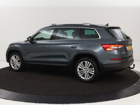Škoda Kodiaq 1.5 TSI Business Edition | Panoramadak | Stoelverwarming | Adaptive cruise | Trekhaak | Virtual Cockpit | Canton Sound | Keyless | Camera | Navigatie | Carplay | 19'' lichtmetalen velgen