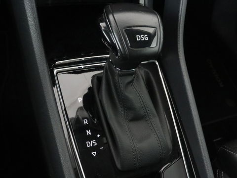 Škoda Kodiaq 1.5 TSI Business Edition | Panoramadak | Stoelverwarming | Adaptive cruise | Trekhaak | Virtual Cockpit | Canton Sound | Keyless | Camera | Navigatie | Carplay | 19'' lichtmetalen velgen