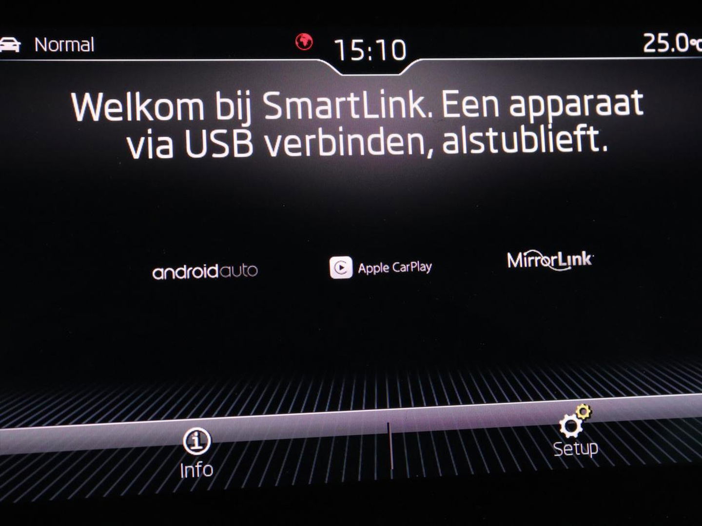 Škoda Kodiaq 1.5 TSI Business Edition | Panoramadak | Stoelverwarming | Adaptive cruise | Trekhaak | Virtual Cockpit | Canton Sound | Keyless | Camera | Navigatie | Carplay | 19'' lichtmetalen velgen