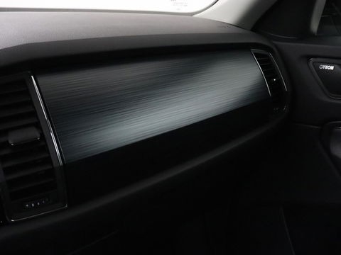 Škoda Kodiaq 1.5 TSI Business Edition | Panoramadak | Stoelverwarming | Adaptive cruise | Trekhaak | Virtual Cockpit | Canton Sound | Keyless | Camera | Navigatie | Carplay | 19'' lichtmetalen velgen