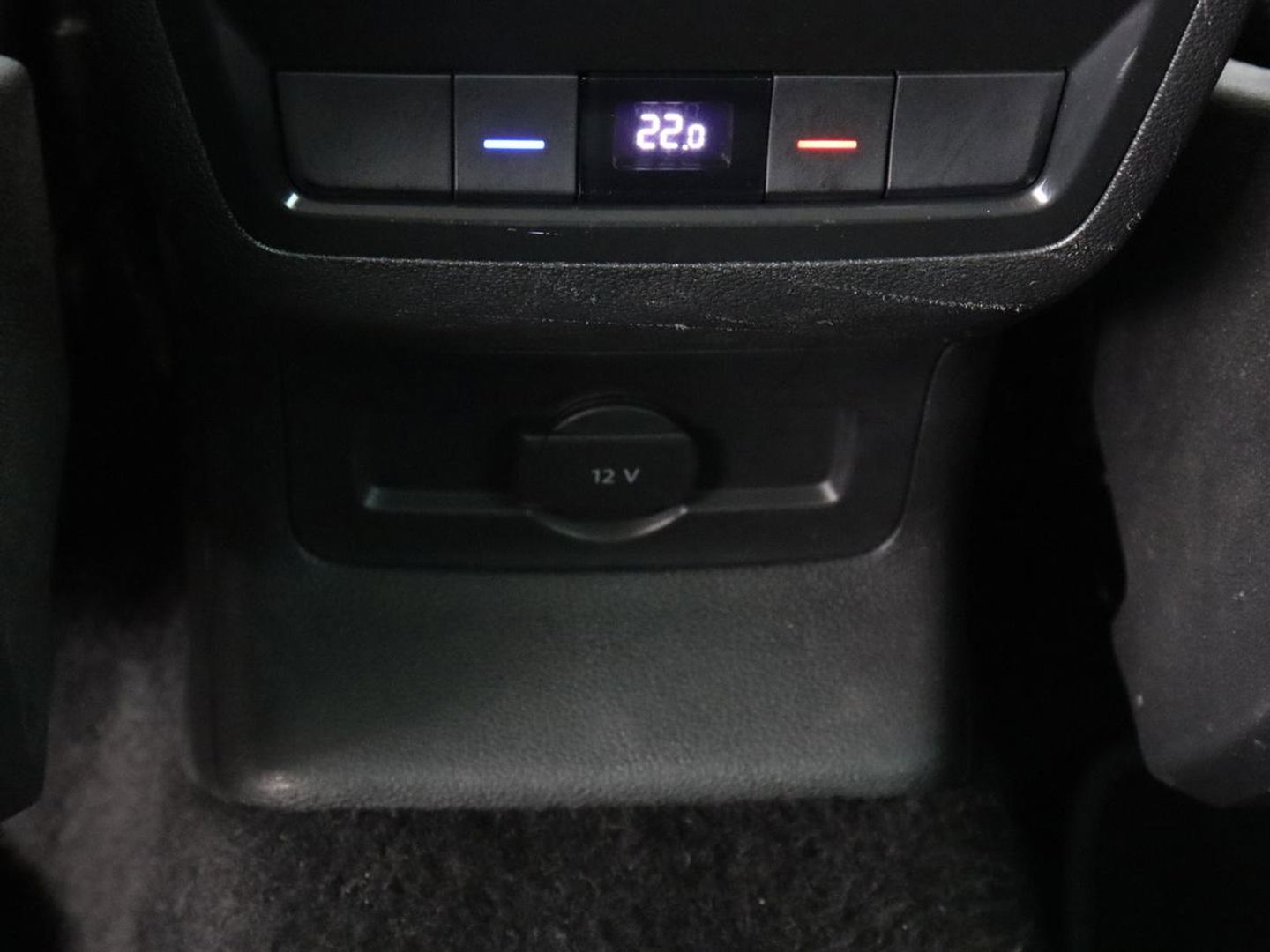 Škoda Kodiaq 1.5 TSI Business Edition | Panoramadak | Stoelverwarming | Adaptive cruise | Trekhaak | Virtual Cockpit | Canton Sound | Keyless | Camera | Navigatie | Carplay | 19'' lichtmetalen velgen