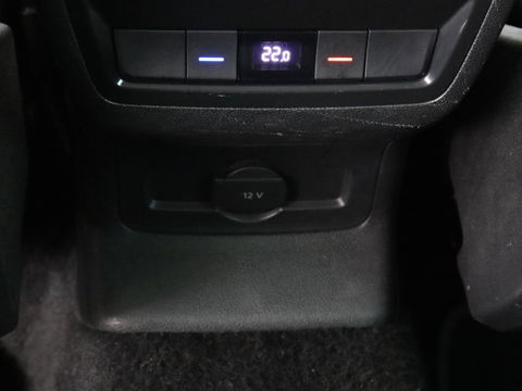 Škoda Kodiaq 1.5 TSI Business Edition | Panoramadak | Stoelverwarming | Adaptive cruise | Trekhaak | Virtual Cockpit | Canton Sound | Keyless | Camera | Navigatie | Carplay | 19'' lichtmetalen velgen