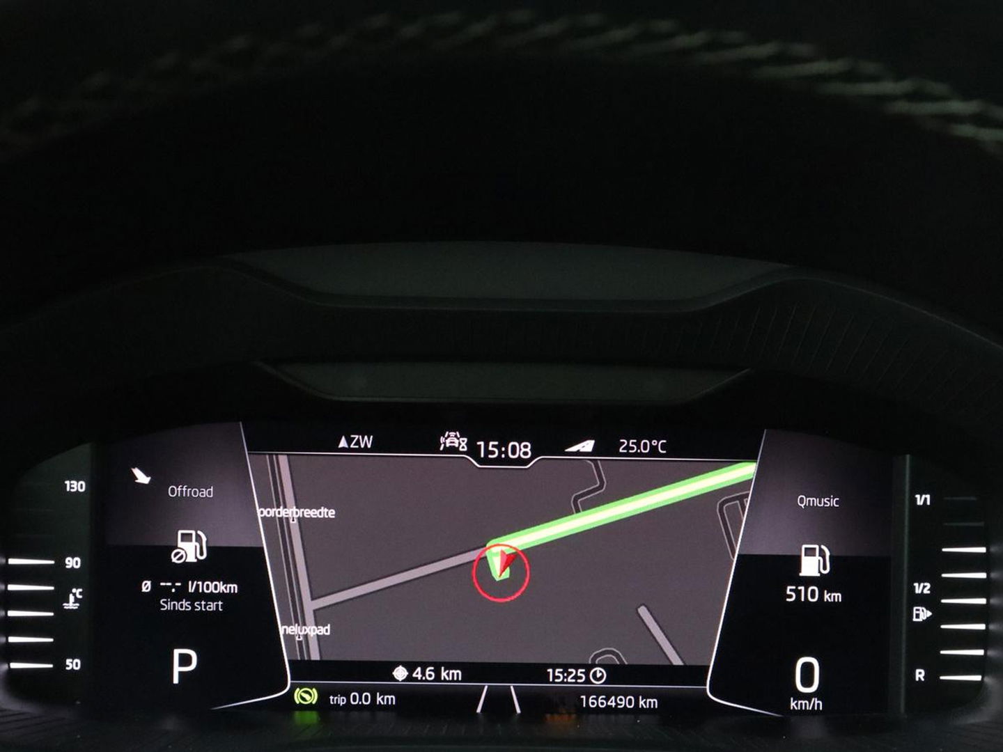 Škoda Kodiaq 1.5 TSI Business Edition | Panoramadak | Stoelverwarming | Adaptive cruise | Trekhaak | Virtual Cockpit | Canton Sound | Keyless | Camera | Navigatie | Carplay | 19'' lichtmetalen velgen