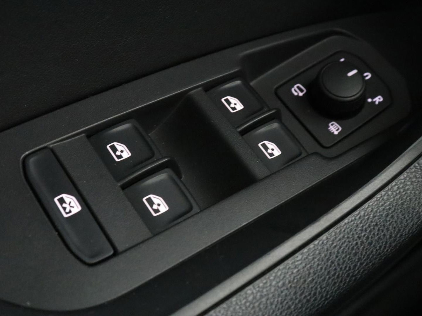 Škoda Kodiaq 1.5 TSI Business Edition | Panoramadak | Stoelverwarming | Adaptive cruise | Trekhaak | Virtual Cockpit | Canton Sound | Keyless | Camera | Navigatie | Carplay | 19'' lichtmetalen velgen