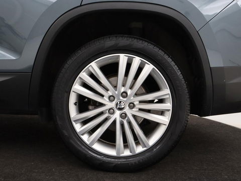 Škoda Kodiaq 1.5 TSI Business Edition | Panoramadak | Stoelverwarming | Adaptive cruise | Trekhaak | Virtual Cockpit | Canton Sound | Keyless | Camera | Navigatie | Carplay | 19'' lichtmetalen velgen