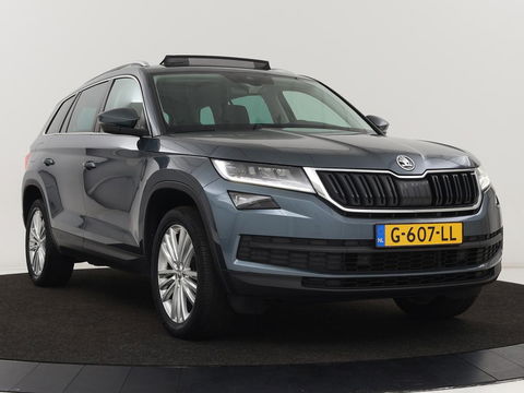 Škoda Kodiaq 1.5 TSI Business Edition | Panoramadak | Stoelverwarming | Adaptive cruise | Trekhaak | Virtual Cockpit | Canton Sound | Keyless | Camera | Navigatie | Carplay | 19'' lichtmetalen velgen