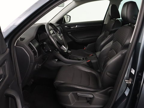 Škoda Kodiaq 1.5 TSI Business Edition | Panoramadak | Stoelverwarming | Adaptive cruise | Trekhaak | Virtual Cockpit | Canton Sound | Keyless | Camera | Navigatie | Carplay | 19'' lichtmetalen velgen
