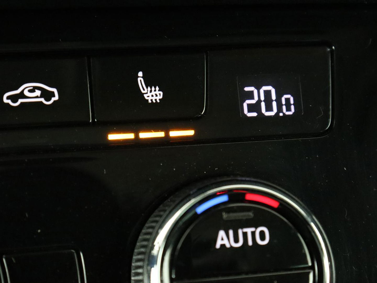 Škoda Kodiaq 1.5 TSI Business Edition | Panoramadak | Stoelverwarming | Adaptive cruise | Trekhaak | Virtual Cockpit | Canton Sound | Keyless | Camera | Navigatie | Carplay | 19'' lichtmetalen velgen
