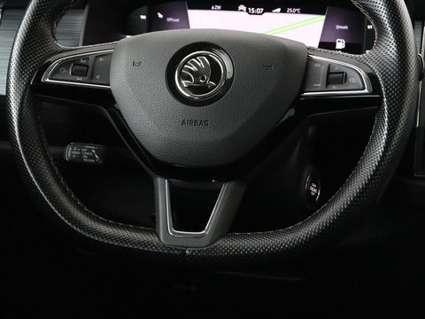 Škoda Kodiaq 1.5 TSI Business Edition | Panoramadak | Stoelverwarming | Adaptive cruise | Trekhaak | Virtual Cockpit | Canton Sound | Keyless | Camera | Navigatie | Carplay | 19'' lichtmetalen velgen