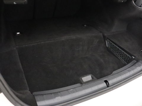 BMW 5 Serie 530e M Sport | Alcantara | Stoelverwarming | Trekhaak | Camera | Sfeerverlichting | Park Assist | Sportstoelen | Navigatie