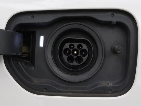 BMW 5 Serie 530e M Sport | Alcantara | Stoelverwarming | Trekhaak | Camera | Sfeerverlichting | Park Assist | Sportstoelen | Navigatie