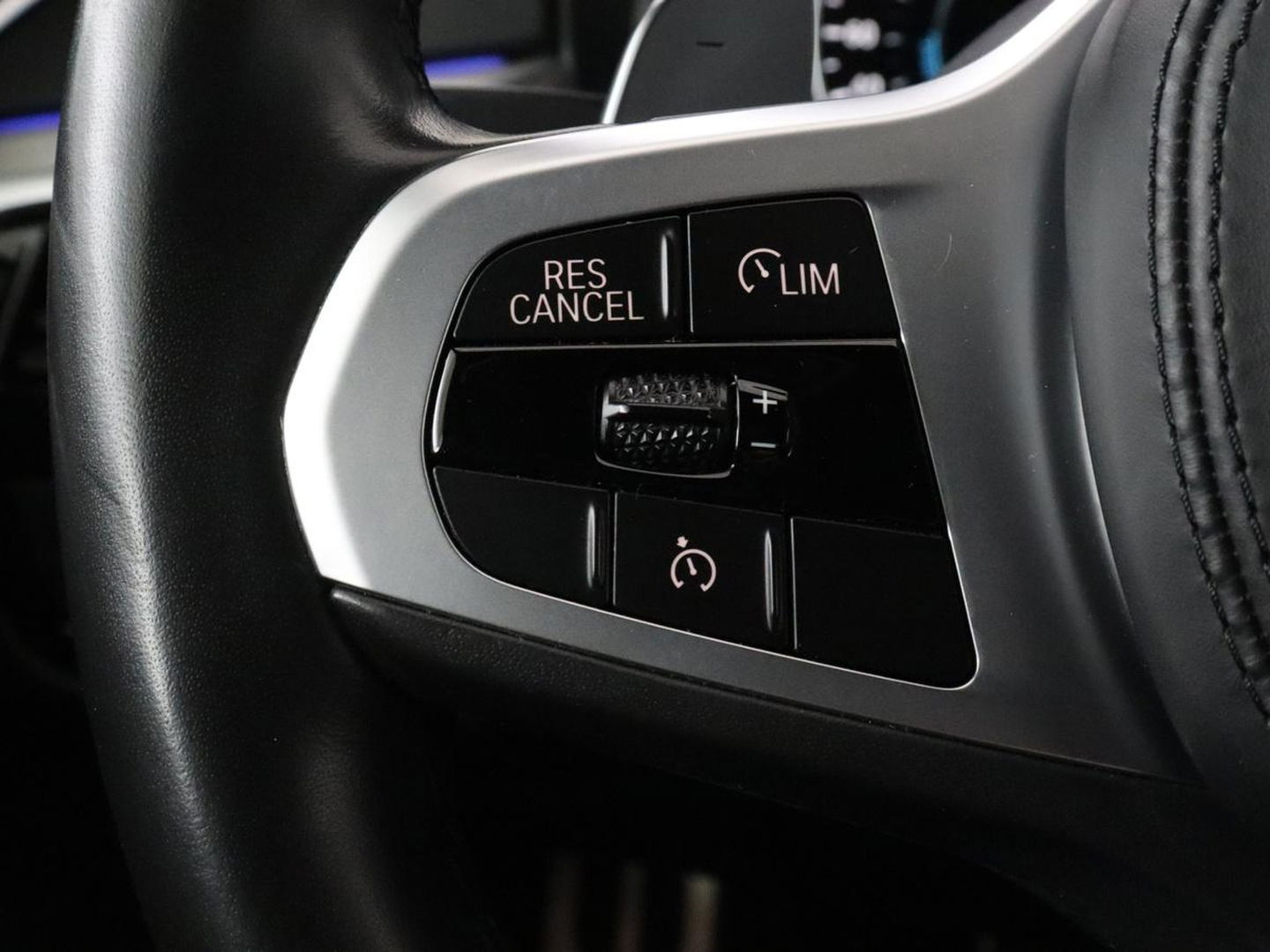 BMW 5 Serie 530e M Sport | Alcantara | Stoelverwarming | Trekhaak | Camera | Sfeerverlichting | Park Assist | Sportstoelen | Navigatie