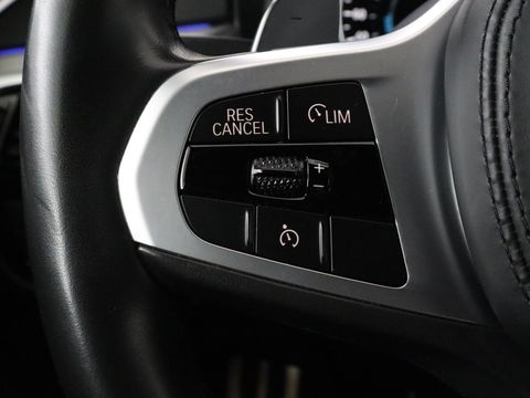 BMW 5 Serie 530e M Sport | Alcantara | Stoelverwarming | Trekhaak | Camera | Sfeerverlichting | Park Assist | Sportstoelen | Navigatie