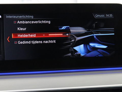 BMW 5 Serie 530e M Sport | Alcantara | Stoelverwarming | Trekhaak | Camera | Sfeerverlichting | Park Assist | Sportstoelen | Navigatie