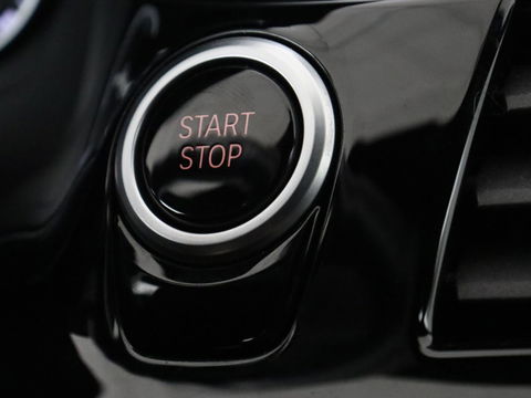 BMW 5 Serie 530e M Sport | Alcantara | Stoelverwarming | Trekhaak | Camera | Sfeerverlichting | Park Assist | Sportstoelen | Navigatie