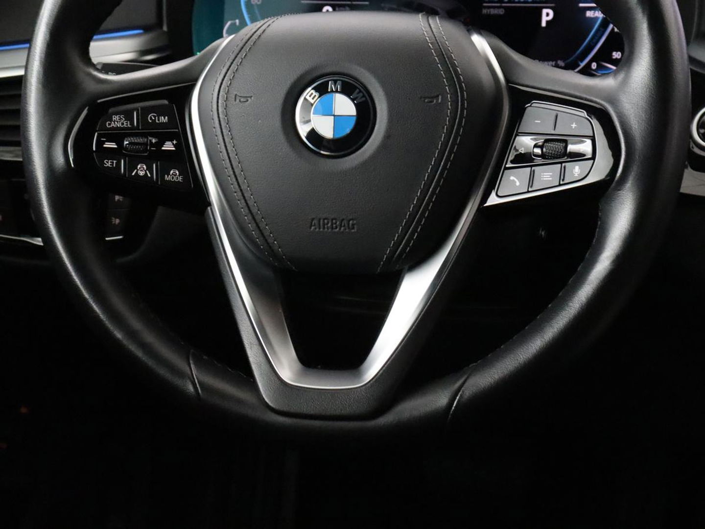BMW 5 Serie 530e High Executive | Panoramadak | Head-Up | Adaptive cruise | Trekhaak | Bowers & Wilkins | Leder | Stoelverwarming | 360 Camera | Carplay | Keyless | Navigatie