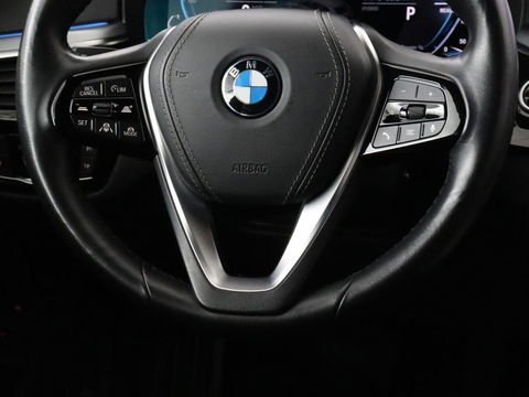 BMW 5 Serie 530e High Executive | Panoramadak | Head-Up | Adaptive cruise | Trekhaak | Bowers & Wilkins | Leder | Stoelverwarming | 360 Camera | Carplay | Keyless | Navigatie