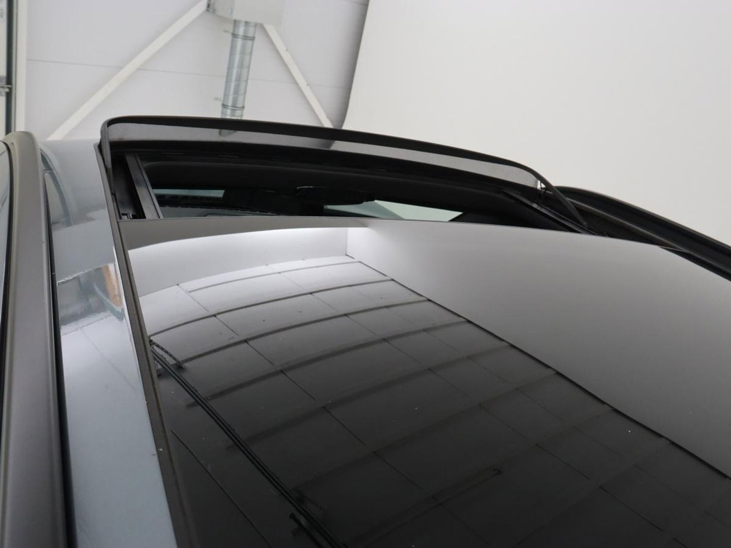 BMW 5 Serie 530e High Executive | Panoramadak | Head-Up | Adaptive cruise | Trekhaak | Bowers & Wilkins | Leder | Stoelverwarming | 360 Camera | Carplay | Keyless | Navigatie