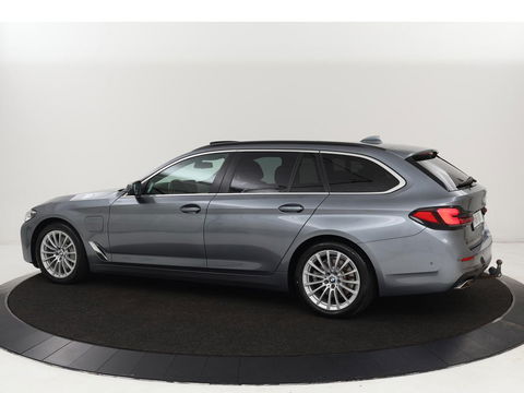 BMW 5 Serie 530e High Executive | Panoramadak | Head-Up | Adaptive cruise | Trekhaak | Bowers & Wilkins | Leder | Stoelverwarming | 360 Camera | Carplay | Keyless | Navigatie