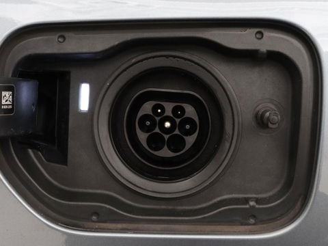BMW 5 Serie 530e High Executive | Panoramadak | Head-Up | Adaptive cruise | Trekhaak | Bowers & Wilkins | Leder | Stoelverwarming | 360 Camera | Carplay | Keyless | Navigatie