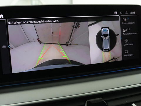 BMW 5 Serie 530e High Executive | Panoramadak | Head-Up | Adaptive cruise | Trekhaak | Bowers & Wilkins | Leder | Stoelverwarming | 360 Camera | Carplay | Keyless | Navigatie