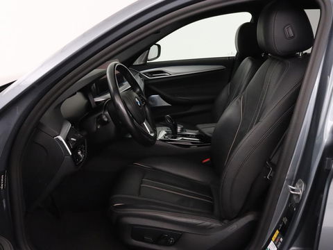 BMW 5 Serie 530e High Executive | Panoramadak | Head-Up | Adaptive cruise | Trekhaak | Bowers & Wilkins | Leder | Stoelverwarming | 360 Camera | Carplay | Keyless | Navigatie