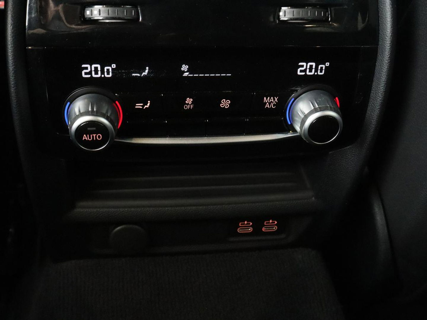 BMW 5 Serie 530e High Executive | Panoramadak | Head-Up | Adaptive cruise | Trekhaak | Bowers & Wilkins | Leder | Stoelverwarming | 360 Camera | Carplay | Keyless | Navigatie