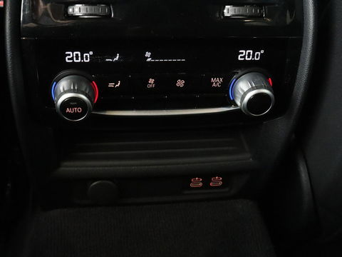 BMW 5 Serie 530e High Executive | Panoramadak | Head-Up | Adaptive cruise | Trekhaak | Bowers & Wilkins | Leder | Stoelverwarming | 360 Camera | Carplay | Keyless | Navigatie