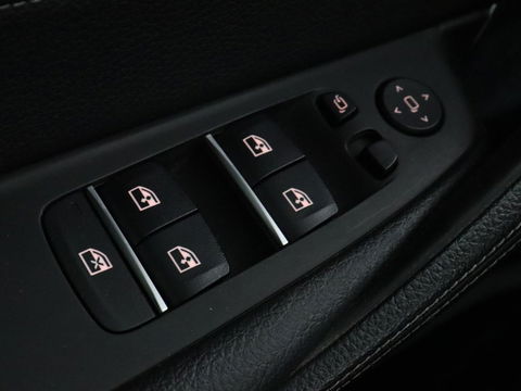 BMW 5 Serie 530e High Executive | Panoramadak | Head-Up | Adaptive cruise | Trekhaak | Bowers & Wilkins | Leder | Stoelverwarming | 360 Camera | Carplay | Keyless | Navigatie