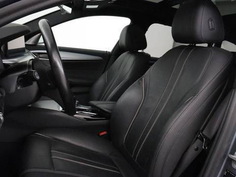 BMW 5 Serie 530e High Executive | Panoramadak | Head-Up | Adaptive cruise | Trekhaak | Bowers & Wilkins | Leder | Stoelverwarming | 360 Camera | Carplay | Keyless | Navigatie