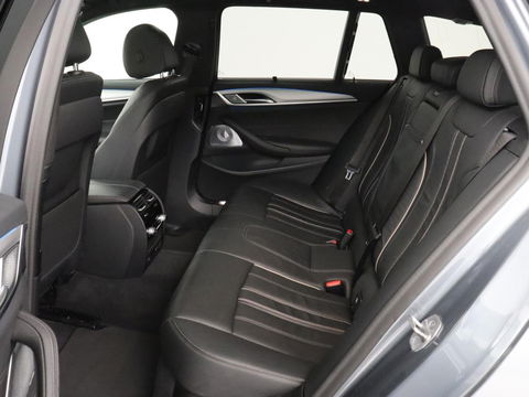 BMW 5 Serie 530e High Executive | Panoramadak | Head-Up | Adaptive cruise | Trekhaak | Bowers & Wilkins | Leder | Stoelverwarming | 360 Camera | Carplay | Keyless | Navigatie