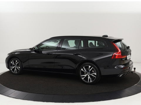 Volvo V60 2.0 T6 Recharge AWD R Design | Trekhaak | Stoelverwarming | Camera | Carplay | Half leder | Full LED | Navigatie | Parkeerhulp