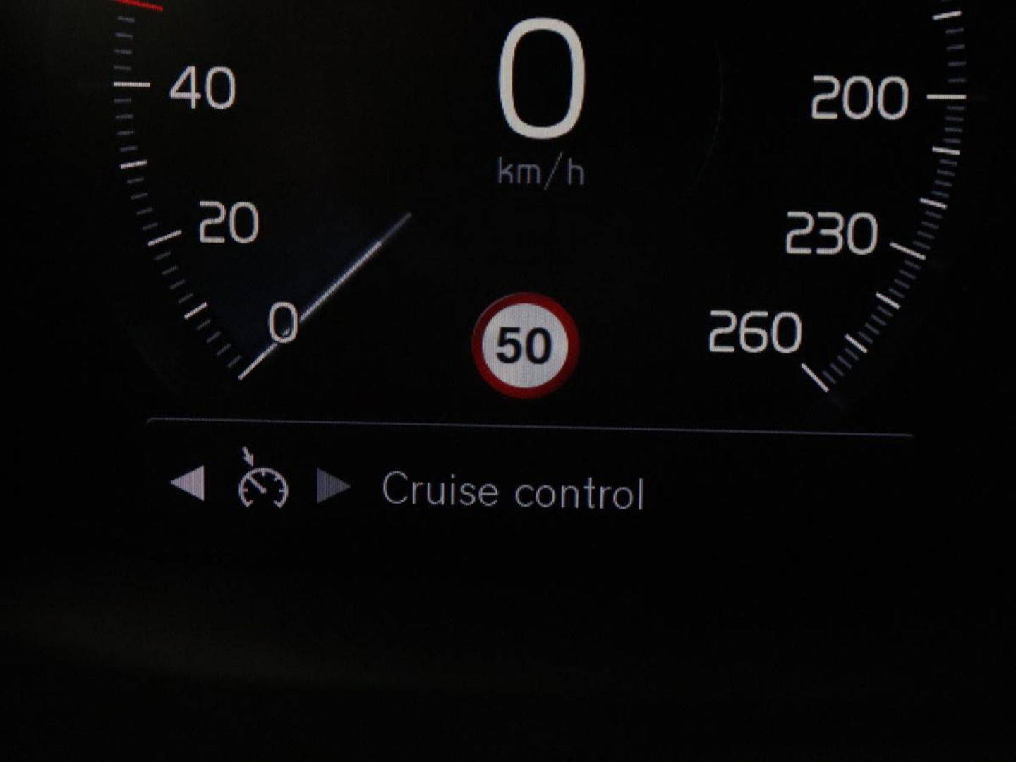 Volvo V60 2.0 T6 Recharge AWD R Design | Trekhaak | Stoelverwarming | Camera | Carplay | Half leder | Full LED | Navigatie | Parkeerhulp