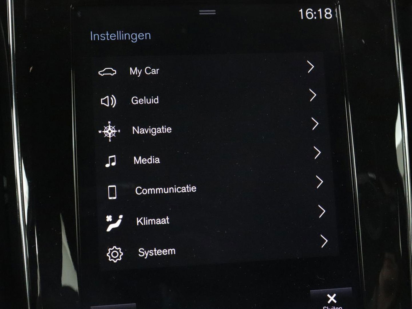 Volvo V60 2.0 T6 Recharge AWD R Design | Trekhaak | Stoelverwarming | Camera | Carplay | Half leder | Full LED | Navigatie | Parkeerhulp