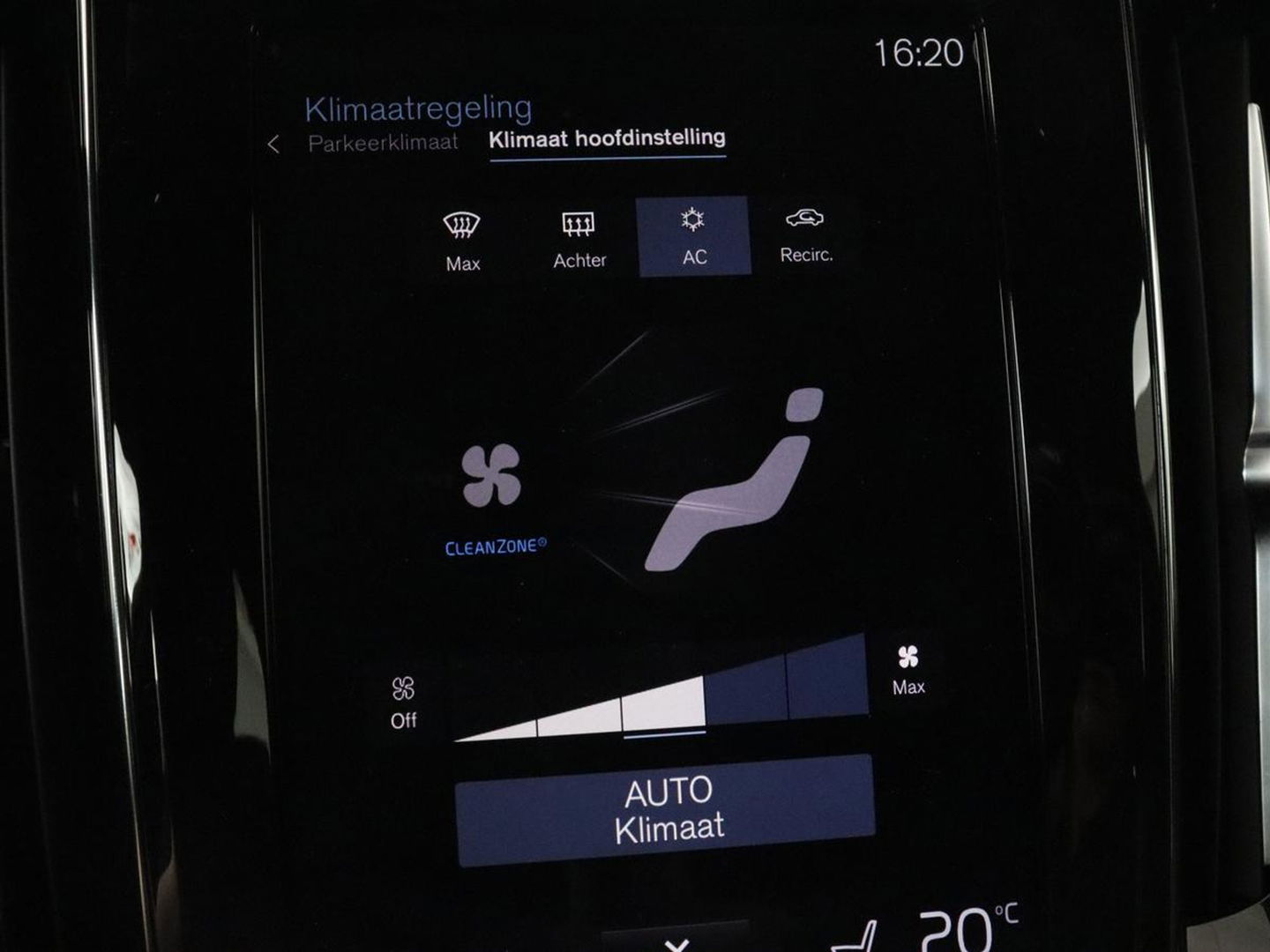Volvo V60 2.0 T6 Recharge AWD R Design | Trekhaak | Stoelverwarming | Camera | Carplay | Half leder | Full LED | Navigatie | Parkeerhulp
