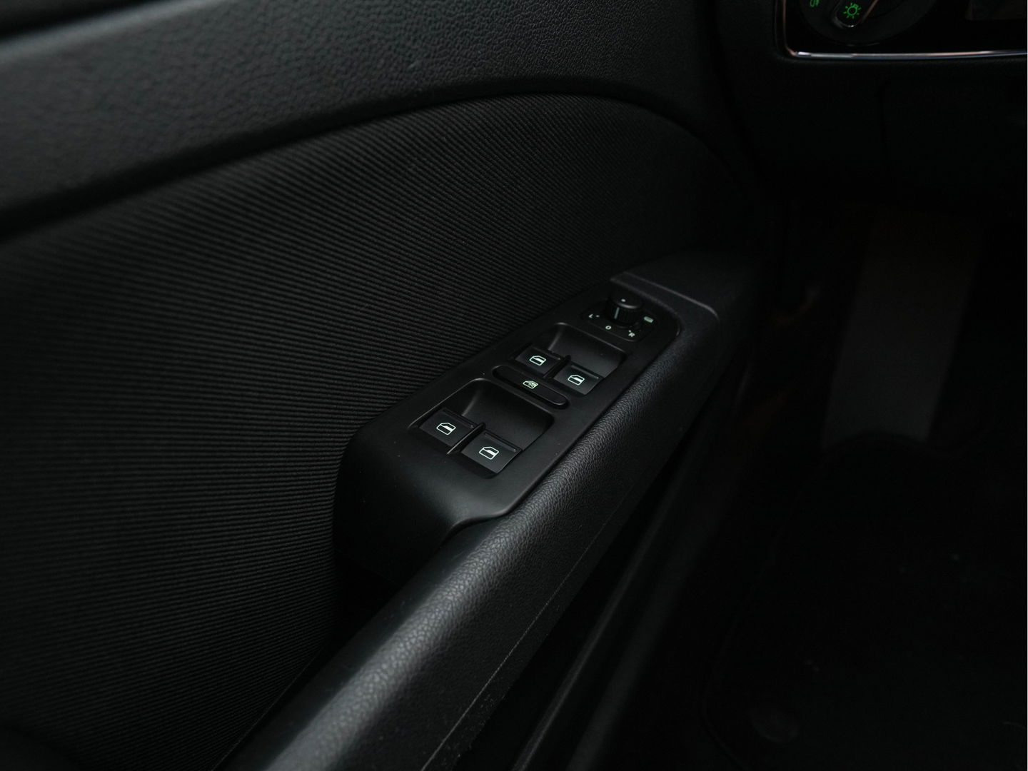 Škoda Superb Combi 1.6 TDI Sprint Pro *PANO | NAVI-FULLMAP | MEMORY-PACK | ECC | PDC | CRUISE | 16''ALU*